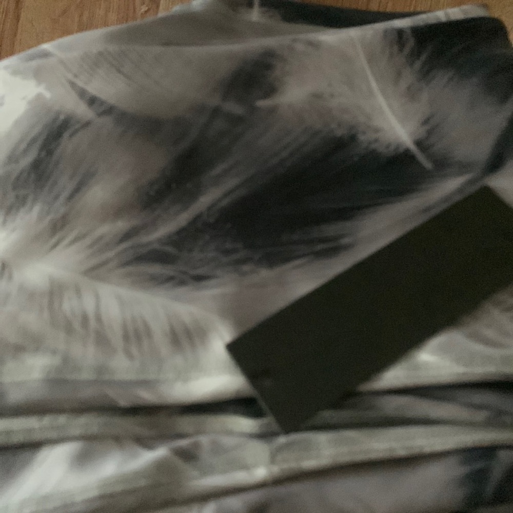 Mona B leggings size xl! Cool print brand new